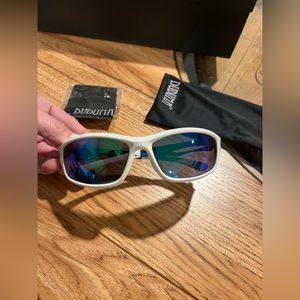 Women's Duduma White Polarized Sunglasses NWT Great gift!